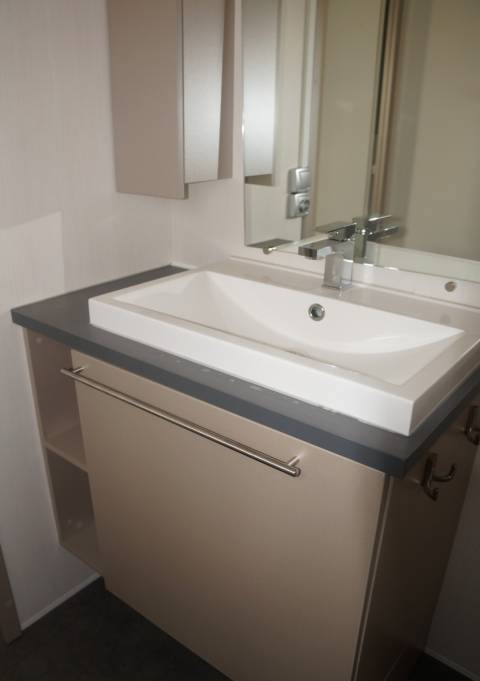 vasque et rangements du mobil home ohara 830 résidentiel 2015