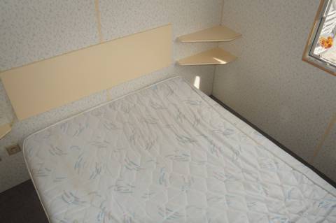 lit chambre parentale du mobil home abi eurosites 1995