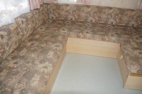 grande banquette du mobil home willerby keycamp 1993
