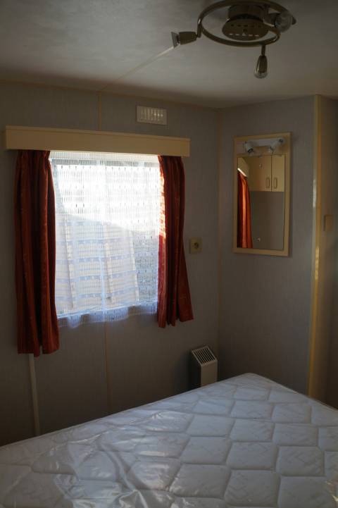 Fenêtre, radiateur et miroir du mobil home occasion ABI LOCK 850 1998