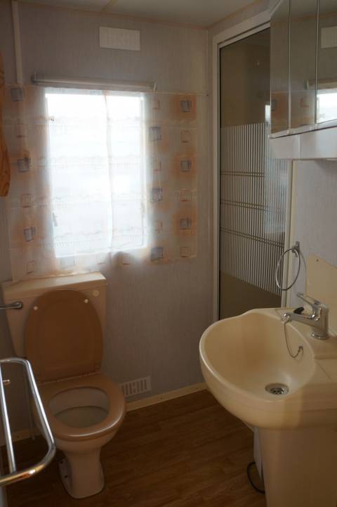 Salle de bain du mobil home occasion ABI Lock 850 1998