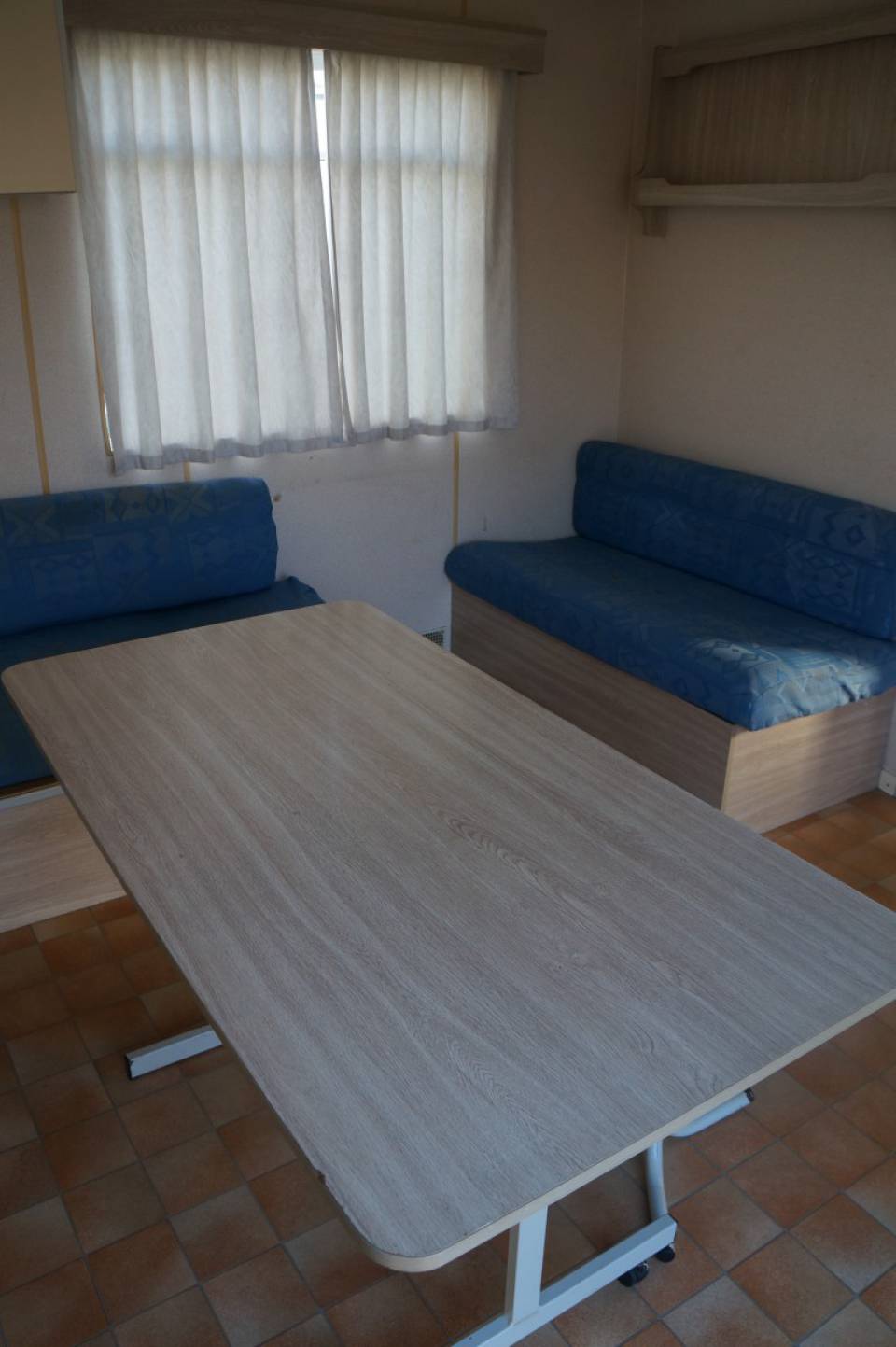 Table à manger du mobil home occasion ABI Lock 28 1994