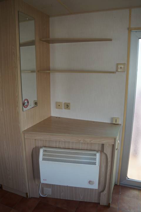 Meuble TV et radiateur du mobil home occasion ABI Lock 28  1995