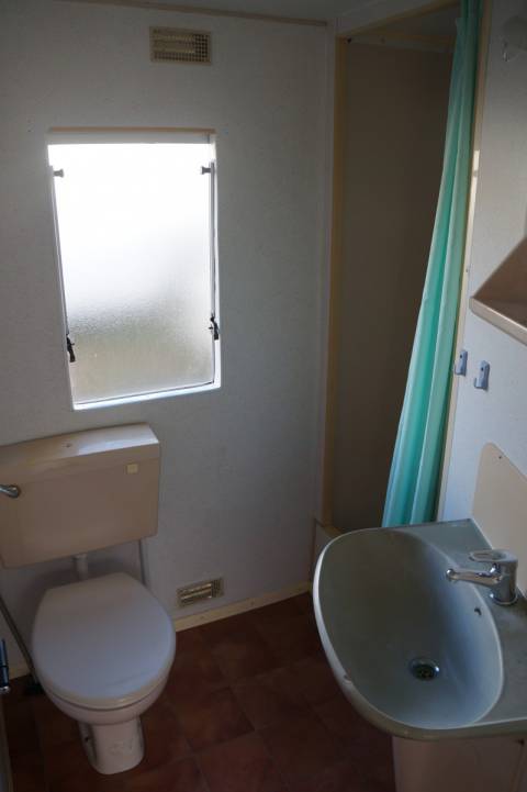 Salle de bain du mobil home occasion ABI Lock 28 1995