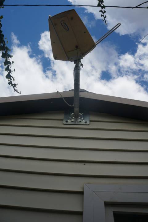 antenne TV extérieure du mobil home Sun Roller Eva Océanic 2007