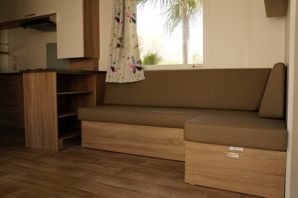le salon du mobil home neuf Louisiane Savanah 2 chambres 2015