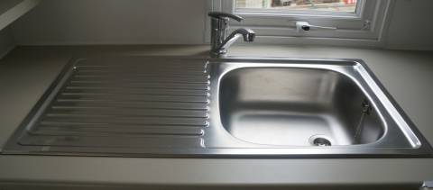 l'évier inox du mobil home neuf IRM Super Titania Regular 2 chambres 2016
