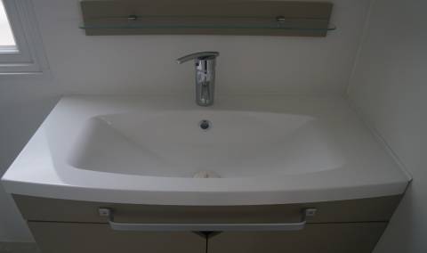 la vasque encastrée du mobil home neuf IRM Super Titania Regular 2 chambres 2016