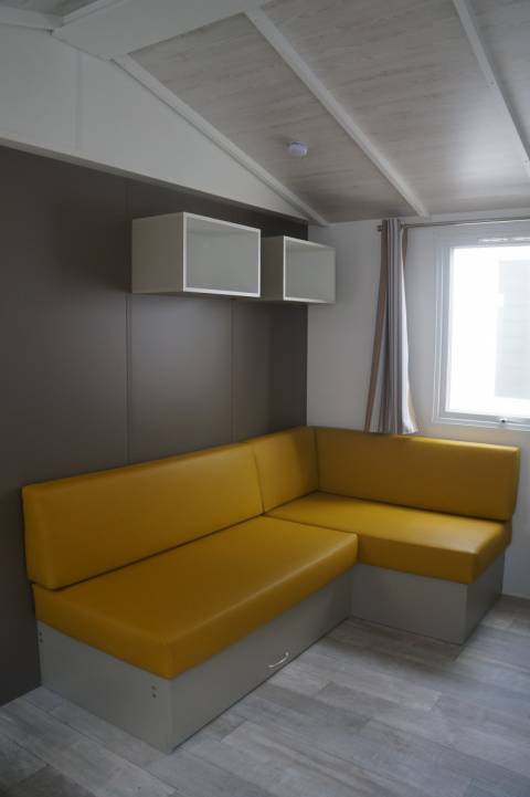 salon du mobil home neuf IRM Super Mercure 2 chambres 2016