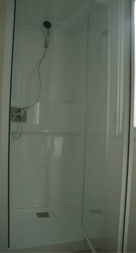 douche du mobil home neuf IRM Super Mercure 2 chambres 2016