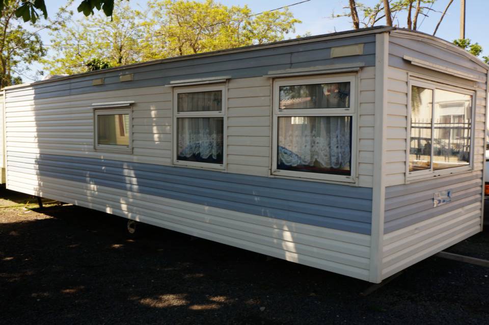 façade arrière du mobil home occasion BK Bluebird Azur 2 chambres