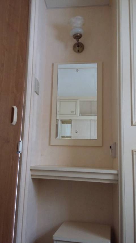 coiffeuse avec miroir du mobil home d'occasion ABI Montrose 8.50m 
