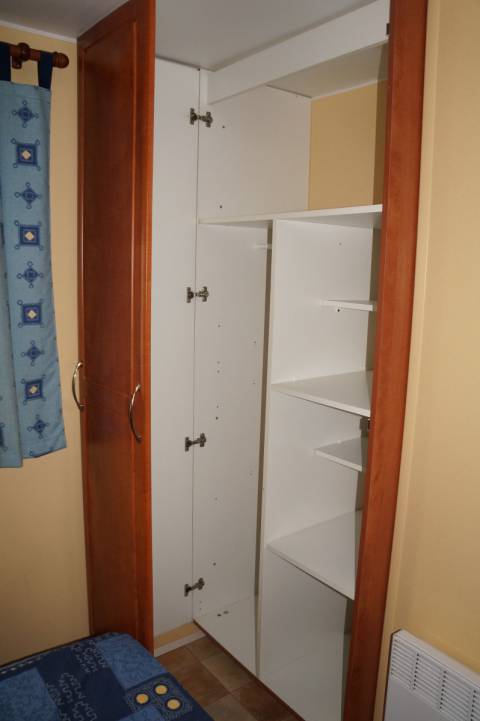 Armoire penderie chambre parents mobil home occasion IRM Super Titania 2004