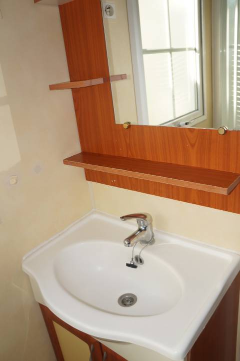 Lavabo avec miroir mobil home occasion IRM Super Titania 2002