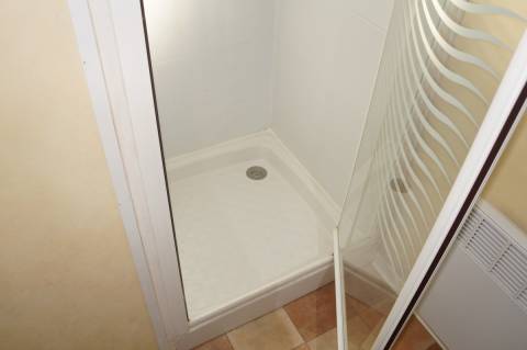 Douche avec porte vitrée mobil home occasion IRM Super Titania 2002