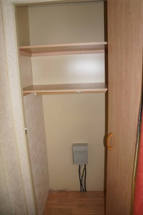 Armoire penderie parental mobil home occasion WILLERBY Granada28 2 chambres