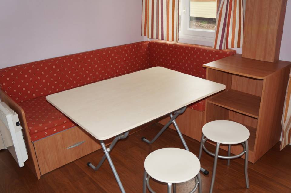 Salon coin repas panoramique mobil home occasion ROLLER 705 avec terrasse intégrée