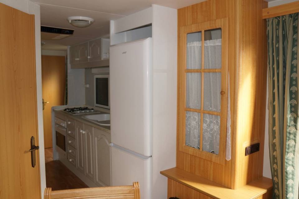 Vaisselier séjour mobil home occasion BENIMAR Jimbo