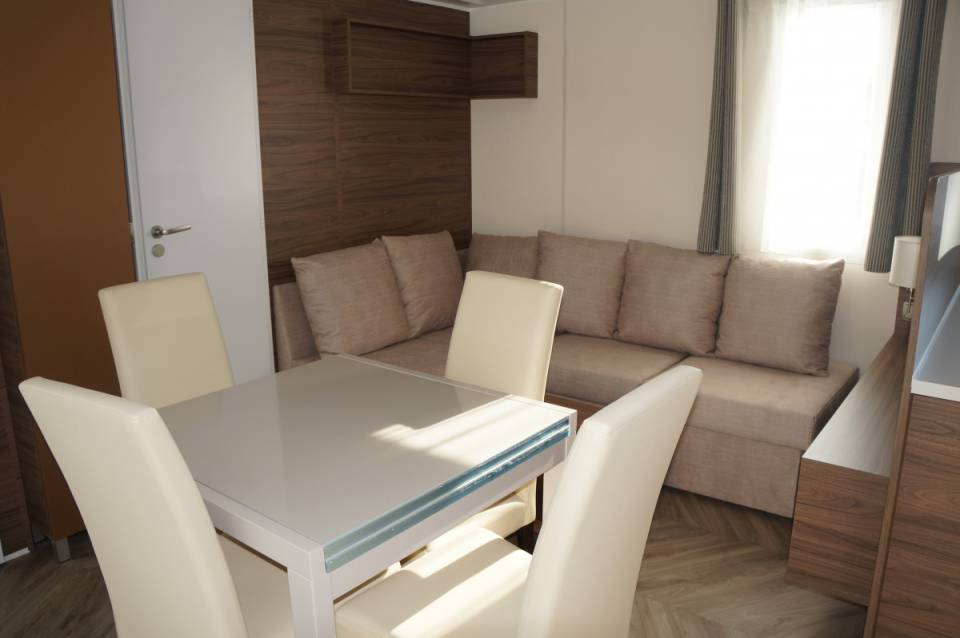 Salon central mobil-home IRM Hampton 2 chambres