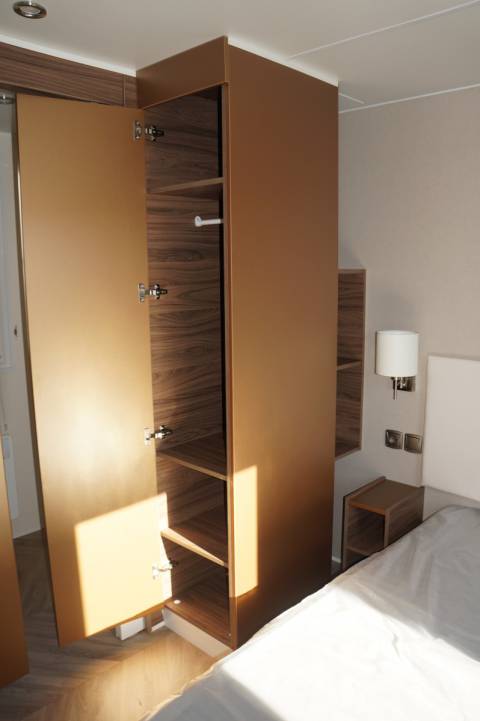 Armoire penderie chambre confort mobil-home IRM Hampton 2 chambres