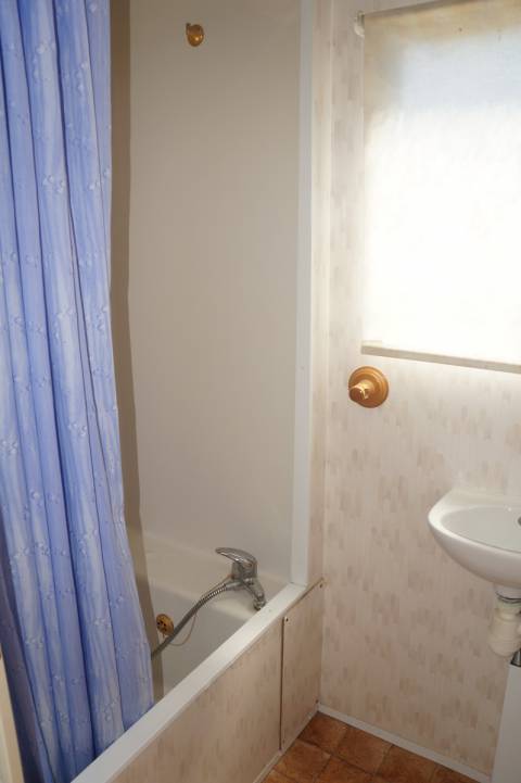 Salle de bain mobil-home occasion BK Blue Bird Super Caprice