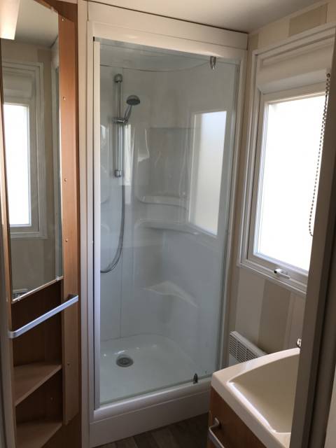 La cabine de douche du mobil d'occasion IRM Rubis 2010