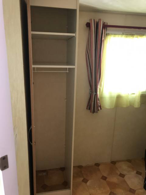Le placard de la chambre enfant du Mobil-Home d'occasion IRM Super Mercure Provence 2001