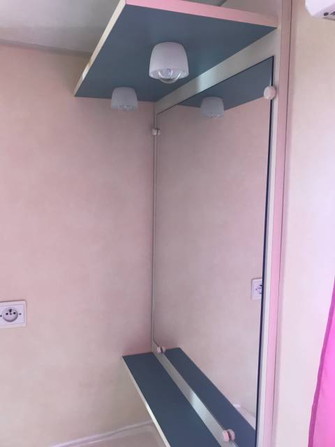 Le miroir de la salle de bain du Mobil-Home d'occasion IRM Super Mercure Provence 2001
