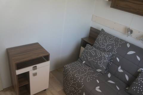 Le meuble TV du Mobil-Home d'occasion IRM Rubis 2013