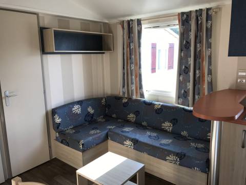 Le salon du Mobil-home d’Occasion IRM Super Cordelia 3 chambres 2010