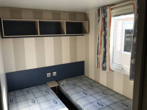 La deuxième chambre enfants/invités du Mobil-home d’Occasion IRM Super Cordelia 