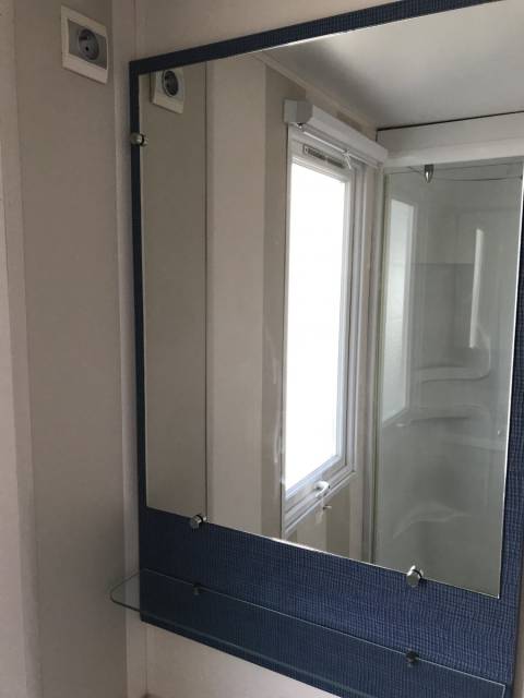 Le miroir de la salle de bain du Mobil-home d’Occasion IRM Super Cordelia 3 chambres 2010