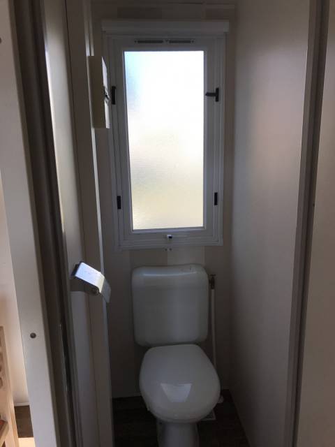 Les WC du Mobil-home d’Occasion IRM Super Cordelia 3 chambres 2010