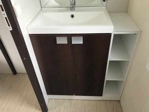 Le meuble de la salle de bain enfants du mobil-home d’occasion O'Hara 834 2s 2007