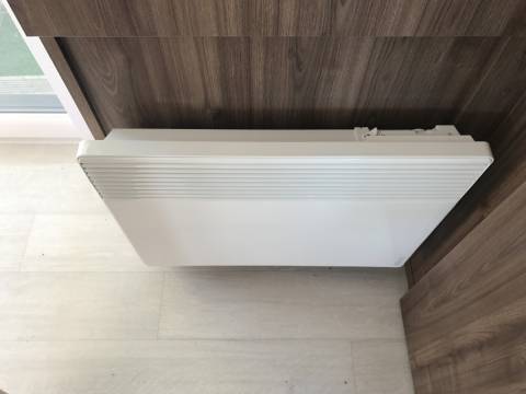 Le radiateur de la chambre adulte