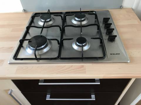 Les plaques de cuissson gaz du mobil-home d'occassion IRM Super Mercure Famille 2008