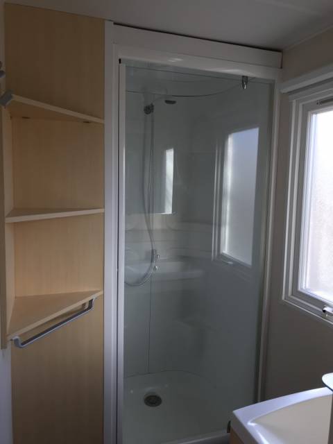 La salle de bain du mobil-home d'occassion IRM Super Mercure Famille 2008