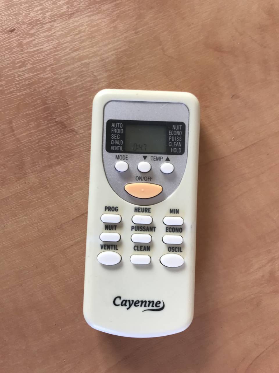 La télécommande de la climatisation du  du Mobil home d’occasion Atlas Everglade