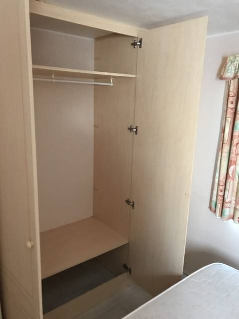 La penderie de la chambre parentale du Mobil home d’occasion Atlas Everglade 2002