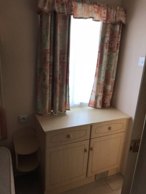 La commode de la chambre parentale du Mobil home d’occasion Atlas Everglade 2002