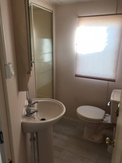 La salle de bain du du Mobil home d’occasion Atlas Everglade 2002
