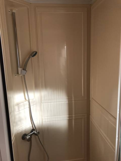 La cabine de douche du Mobil home d’occasion Atlas Everglade 2002