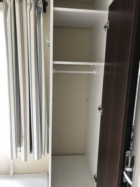 La penderie de la chambre parentale du mobil home o'hara o'phea 784 3 chambres 2007