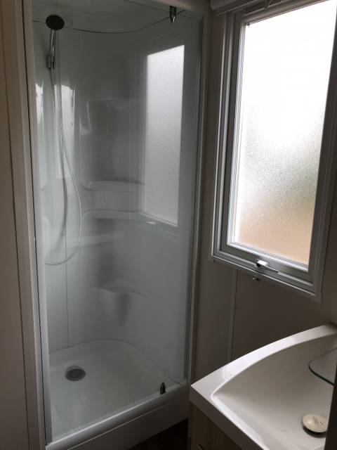Salle de bain mobil home d'occasion IRM Super Mercure Famille 2012