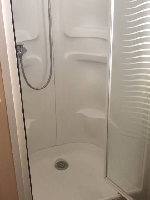 Cabine de douche mobil home d'occasion IRM Super Titania 2CH