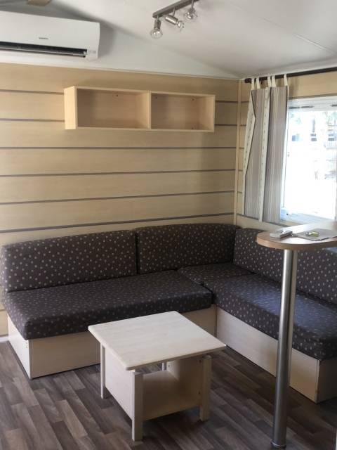 Salon d'angle mobil home d'occasion IRM Super Titania 2CH