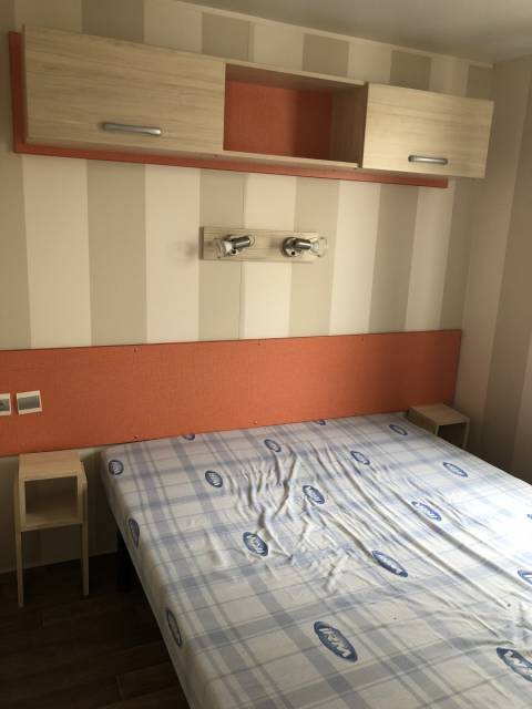 Chambre parentale du mobil home d'occasion IRM super mercure 2CH