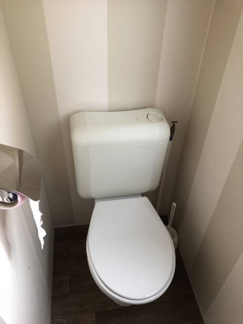 Toilette du mobil home d'occasion IRM super mercure 2CH
