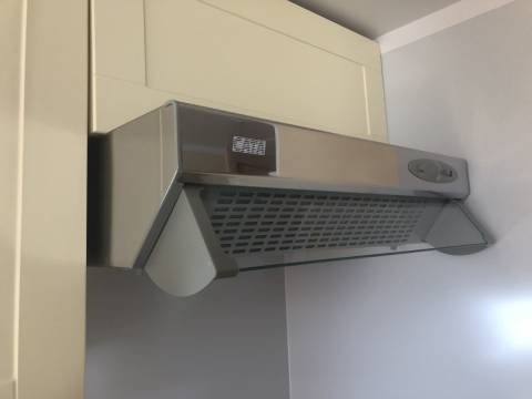 Hotte aspirante du mobil home d'occasion Sun Living 845L4