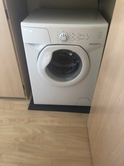 Machine à laver du mobil home d'occasion Sun Living 845L4